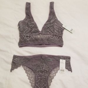 Pretty Honeydew silver-grey bralette & bikini set